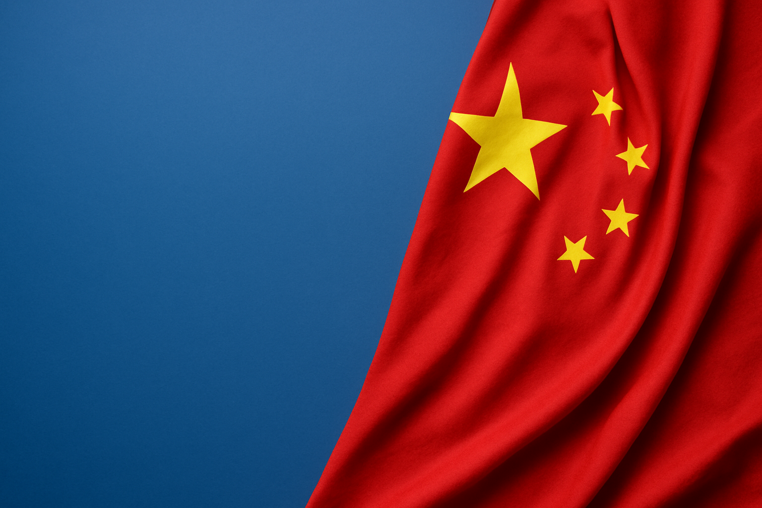 写实的中国国旗垂挂在画面右侧 背景为纯蓝色-1