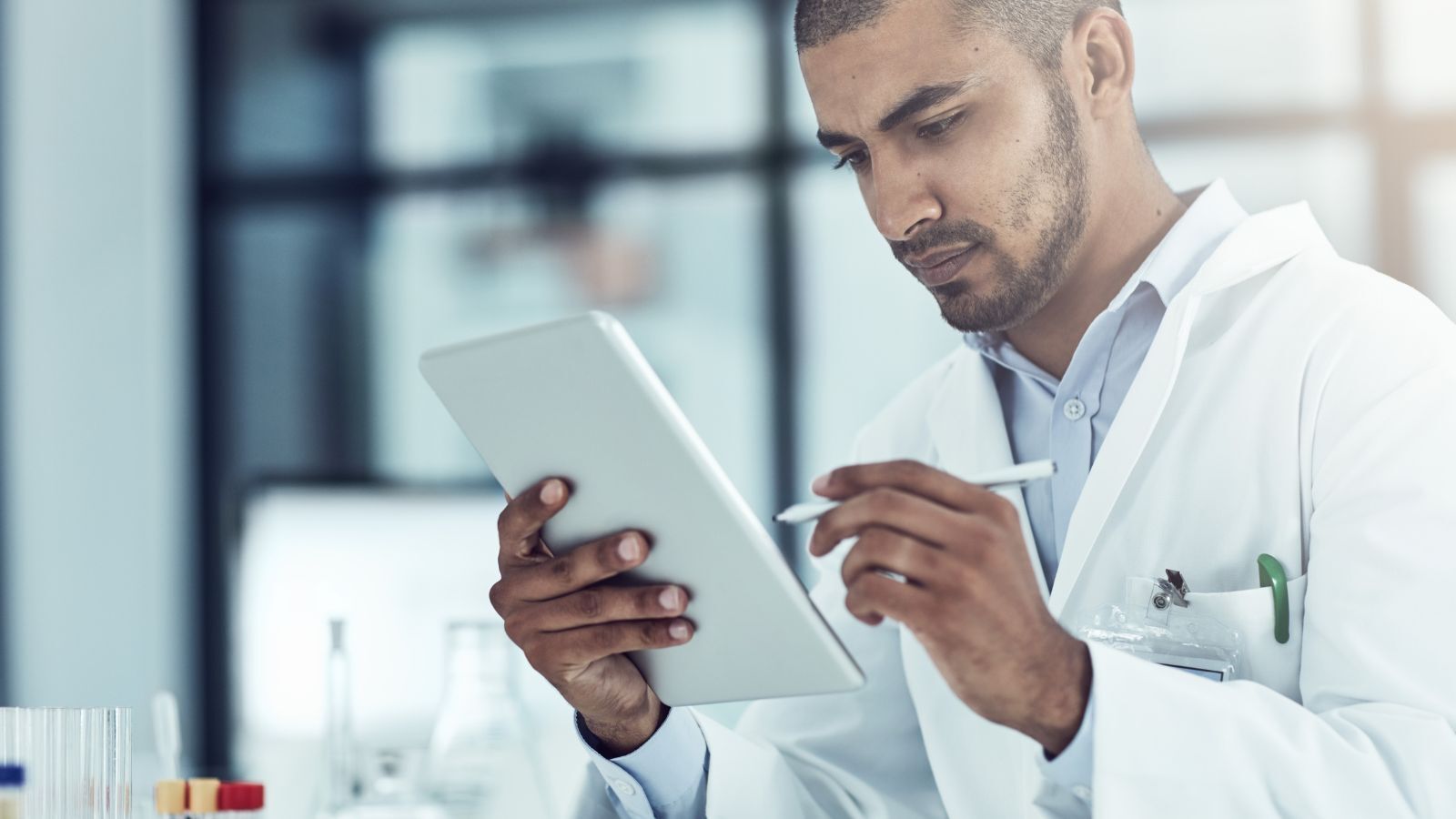 ¿Ahogado por el trabajo de APR/PQR? He aquí cómo aligerar la carga. | Grupo QbD 