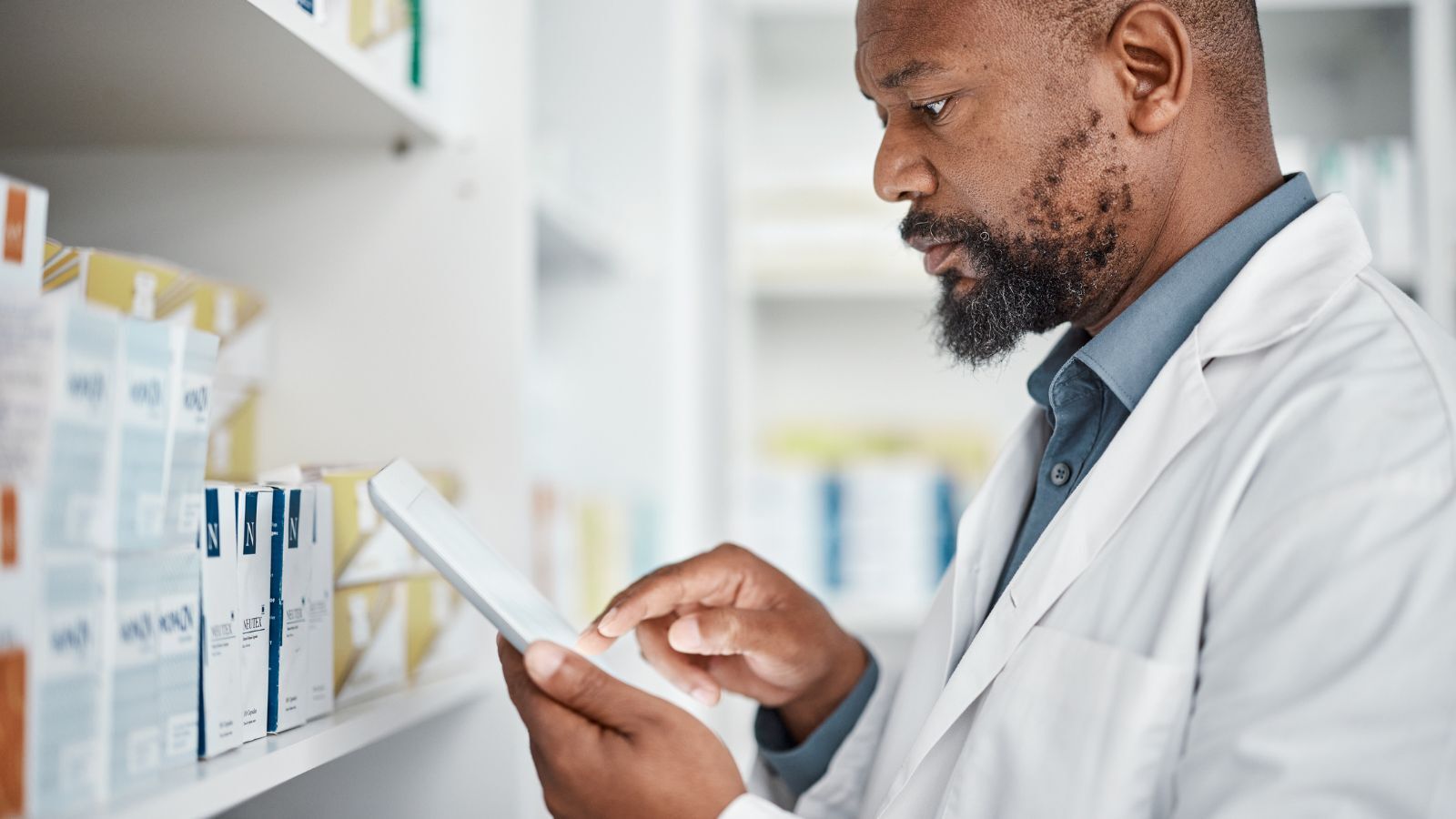 Escala inteligente: Elegir el modelo operativo de farmacovigilancia adecuado para el crecimiento de la UE